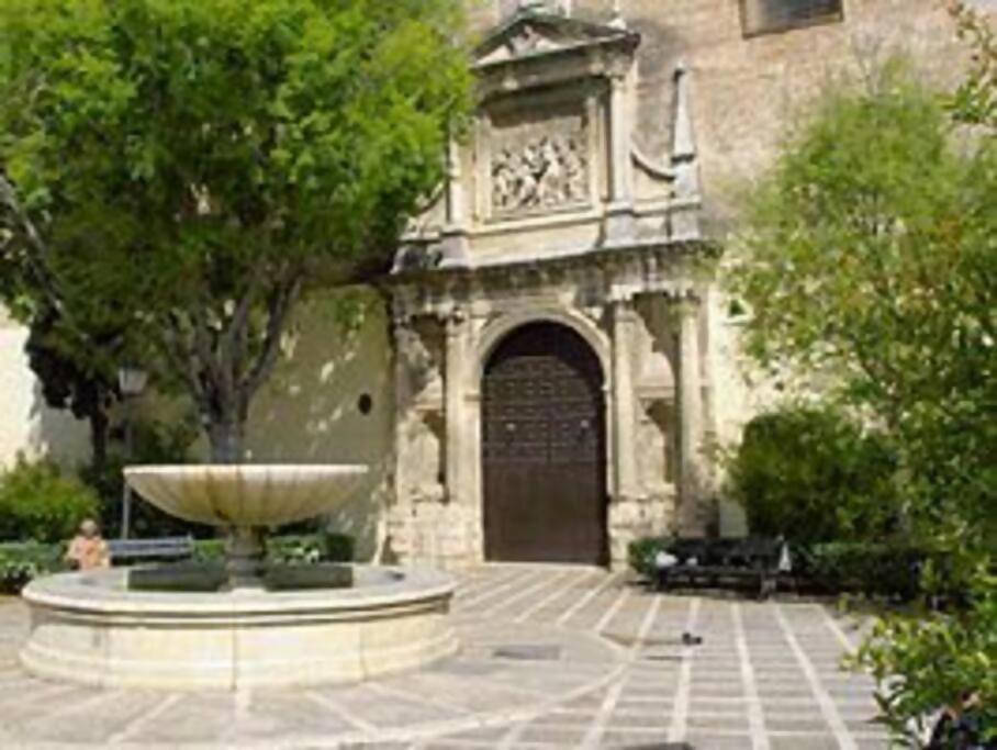 C Palacio Parking Segun Disponibilidad セビリア エクステリア 写真